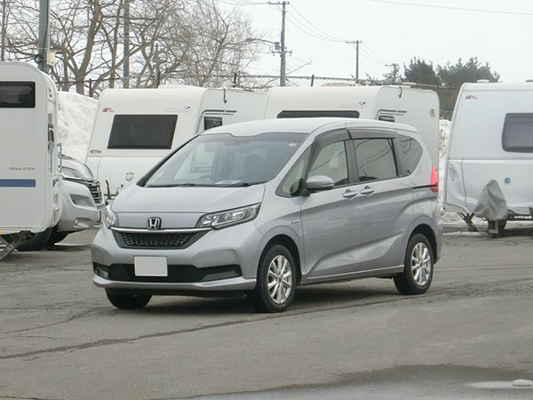 フリードハイブリッド